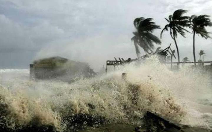 ঘূর্ণিঝড় সিত্রাং : ঝুঁকিতে ১৯ জেলা